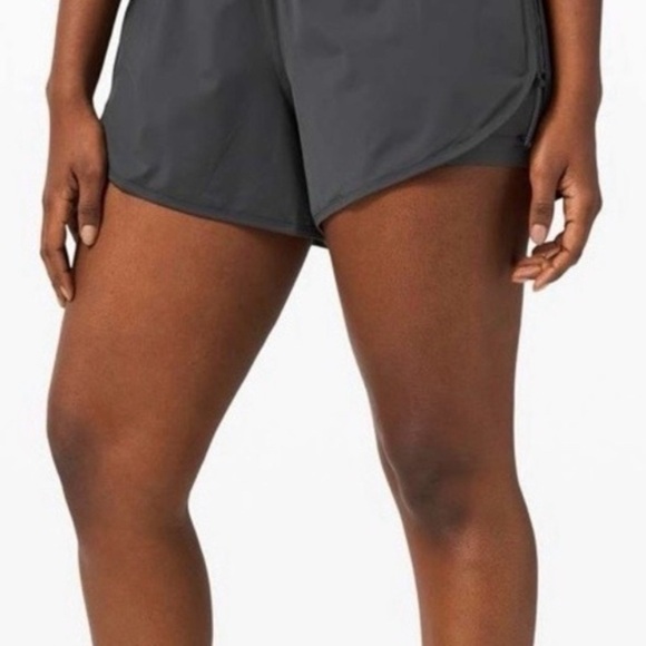 Lululemon High-Rise Short Dark Grey Size 6 - Picture 2 of 9